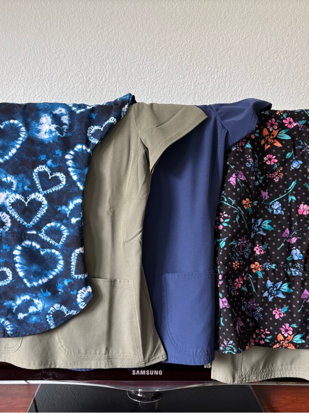 5 scrub tops, all HeartSoul brand, all size M except 1 olive green top is size L